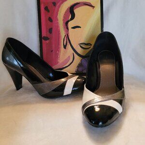 Fioni, size 9.5, black,white,grey leather